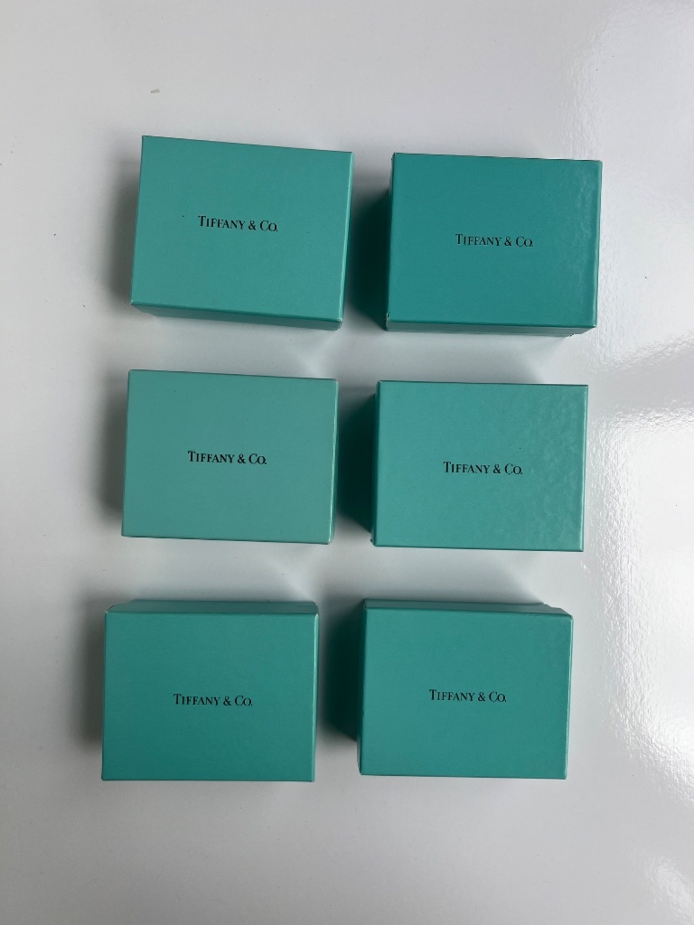 Large lot of Tiffany & Co. Boxes, ribbons, pouches, etc. - Picture 14 of 16